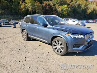 Czwarte zdjęcie samochodu z boku: 2022 VOLVO XC90 T6 INSCRIPTION VIN:YV4A22PL7N1861748 - miniatura