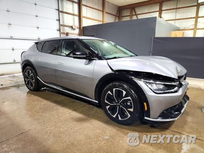 Czwarte zdjęcie samochodu z boku: 2023 KIA EV6 WIND VIN:KNDC34LA0P5130356 - miniatura