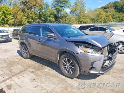 Czwarte zdjęcie samochodu z boku: 2018 TOYOTA HIGHLANDER XLE VIN:5TDJZRFH4JS868643 - miniatura