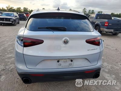 Zdjęcie 6 z 14 samochodu: 2023 ALFA ROMEO STELVIO SPRINT VIN:ZASPAJAN7P7D54456 - miniatura