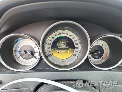 Zdjęcie 9 z 12 samochodu: 2012 MERCEDES-BENZ C 300 4MATIC VIN:WDDGF8BB6CR193352 - miniatura