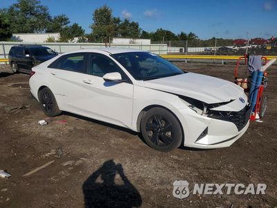 Czwarte zdjęcie samochodu z boku: 2021 HYUNDAI ELANTRA SEL VIN:5NPLM4AG9MH013228 - miniatura