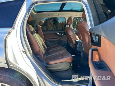 Zdjęcie 6 z 10 samochodu: 2019 AUDI Q7 VIN:WA1LAAF75KD042321 - miniatura