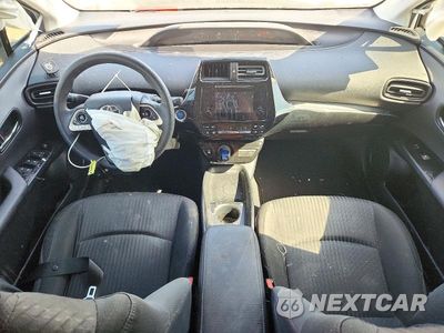 Zdjęcie 8 z 12 samochodu: 2016 TOYOTA PRIUS TWO VIN:JTDKBRFU3G3017899 - miniatura