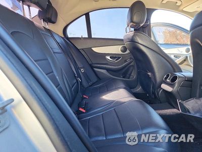 Zdjęcie 10 z 12 samochodu: 2015 MERCEDES-BENZ C 300 4MATIC VIN:55SWF4KB4FU030299 - miniatura