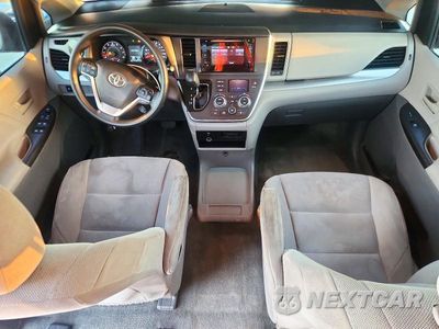 Zdjęcie 8 z 14 samochodu: 2015 TOYOTA SIENNA L 7-PASSENGER VIN:5TDZK3DC8FS642835 - miniatura