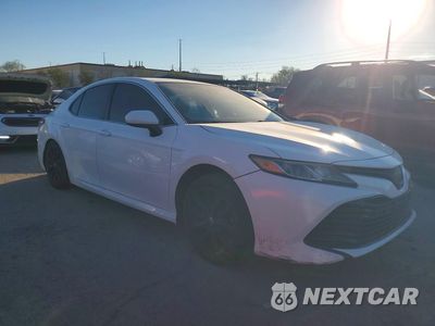 Czwarte zdjęcie samochodu z boku: 2018 TOYOTA CAMRY LE VIN:4T1B11HKXJU620720 - miniatura