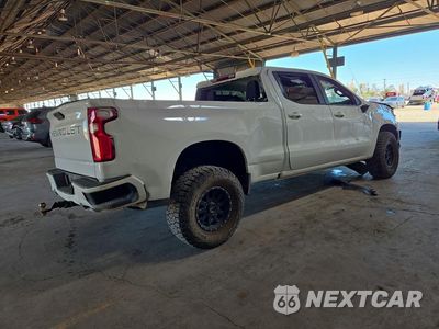 Trzecie zdjęcie samochodu z tyłu: 2021 CHEVROLET SILVERADO K1500 RST VIN:3GCUYEET5MG158958 - miniatura