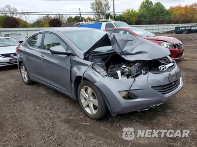 Czwarte zdjęcie samochodu z boku: 2012 HYUNDAI ELANTRA GLS VIN:5NPDH4AE2CH093901 - miniatura