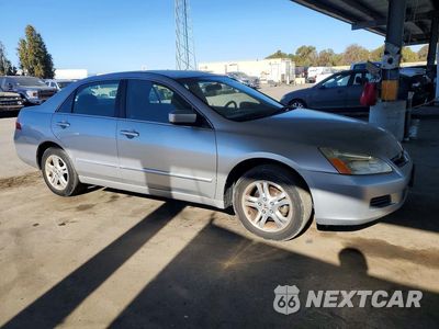 Czwarte zdjęcie samochodu z boku: 2006 HONDA ACCORD SE VIN:1HGCM56376A072446 - miniatura