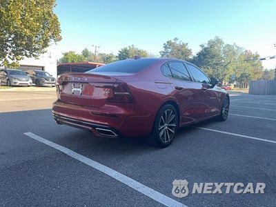 Czwarte zdjęcie samochodu z boku: 2022 VOLVO S60 B5 MOMENTUM VIN:7JRL12TZ1NG154474 - miniatura