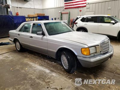 Czwarte zdjęcie samochodu z boku: 1990 MERCEDES-BENZ 300 SE VIN:WDBCA24E5LA520591 - miniatura