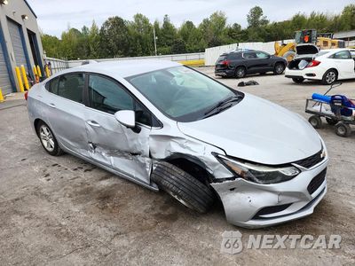 Czwarte zdjęcie samochodu z boku: 2017 CHEVROLET CRUZE LT VIN:1G1BE5SM8H7113777 - miniatura