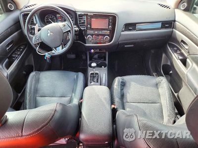 Zdjęcie 8 z 14 samochodu: 2016 MITSUBISHI OUTLANDER GT VIN:JA4JZ4AX8GZ013298 - miniatura