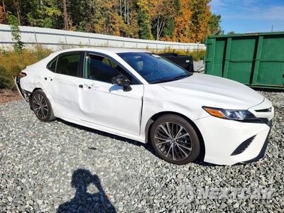 Czwarte zdjęcie samochodu z boku: 2020 TOYOTA CAMRY SE VIN:4T1G11AK7LU959597 - miniatura