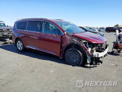 Czwarte zdjęcie samochodu z boku: 2018 CHRYSLER PACIFICA HYBRID LIMITED VIN:2C4RC1N71JR230129 - miniatura