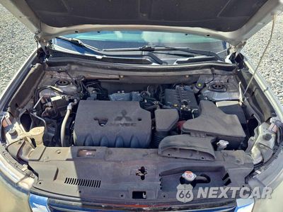 Zdjęcie 12 z 13 samochodu: 2018 MITSUBISHI OUTLANDER SE VIN:JA4AD3A36JZ051321 - miniatura