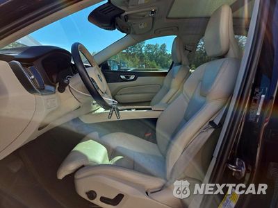 Zdjęcie 7 z 13 samochodu: 2019 VOLVO XC60 T5 VIN:LYV102RKXKB215248 - miniatura