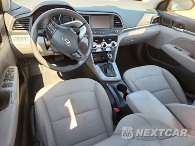 Zdjęcie 8 z 12 samochodu: 2019 HYUNDAI ELANTRA SEL VIN:5NPD84LF4KH428323 - miniatura