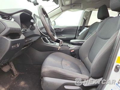 Zdjęcie 7 z 13 samochodu: 2020 TOYOTA RAV4 LE VIN:2T3MWRFVXLW059242 - miniatura
