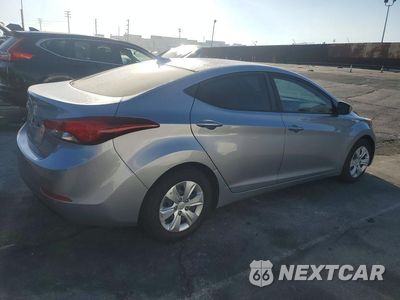 Trzecie zdjęcie samochodu z tyłu: 2016 HYUNDAI ELANTRA SE VIN:5NPDH4AE1GH746658 - miniatura
