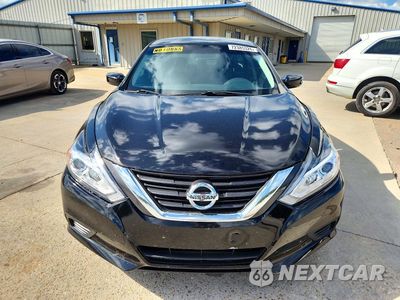 Piąte zdjęcie samochodu w środku: 2017 NISSAN ALTIMA 2.5 S VIN:1N4AL3AP1HN344157 - miniatura