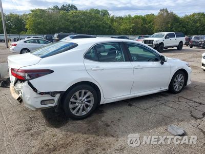 Trzecie zdjęcie samochodu z tyłu: 2022 TOYOTA CAMRY LE VIN:4T1C11AK4NU686491 - miniatura