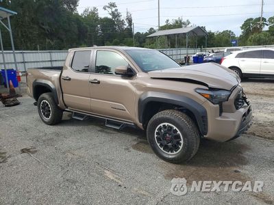 Czwarte zdjęcie samochodu z boku: 2026 TOYOTA TACOMA TRD OFF-ROAD VIN:3TMLB5JN2TM308755 - miniatura