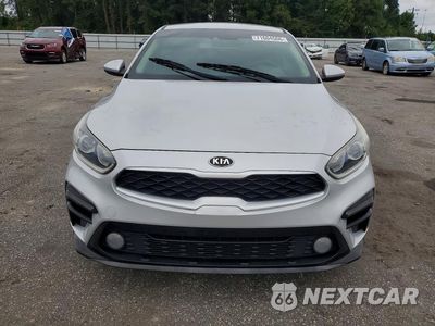 Piąte zdjęcie samochodu w środku: 2019 KIA FORTE LXS VIN:3KPF24AD5KE107911 - miniatura