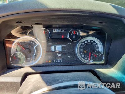 Zdjęcie 9 z 12 samochodu: 2019 RAM 1500 VIN:1C6RR6GT0KS675863 - miniatura