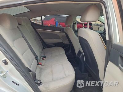 Zdjęcie 10 z 12 samochodu: 2018 HYUNDAI ELANTRA SEL VIN:5NPD84LF1JH296815 - miniatura