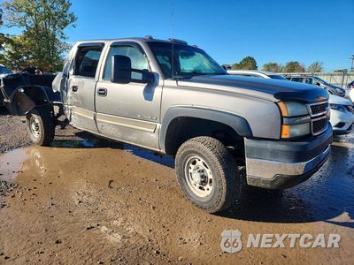 Czwarte zdjęcie samochodu z boku: 2006 CHEVROLET SILVERADO K2500 HEAVY DUTY VIN:1GCHK23U56F184896 - miniatura