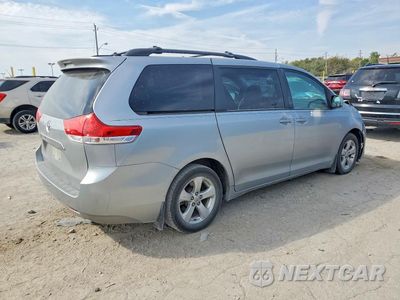 Trzecie zdjęcie samochodu z tyłu: 2012 TOYOTA SIENNA LE VIN:5TDKK3DC3CS241108 - miniatura