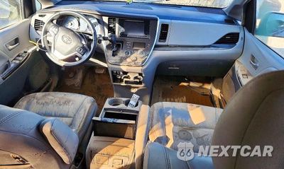 Zdjęcie 8 z 13 samochodu: 2015 TOYOTA SIENNA XLE PREMIUM 8-PASSENGER VIN:5TDYK3DC1FS564801 - miniatura