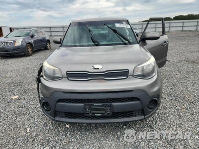 Piąte zdjęcie samochodu w środku: 2018 KIA SOUL BASE VIN:KNDJN2A25J7576189 - miniatura