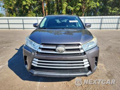 Piąte zdjęcie samochodu w środku: 2018 TOYOTA HIGHLANDER LE VIN:5TDZZRFH9JS251032 - miniatura