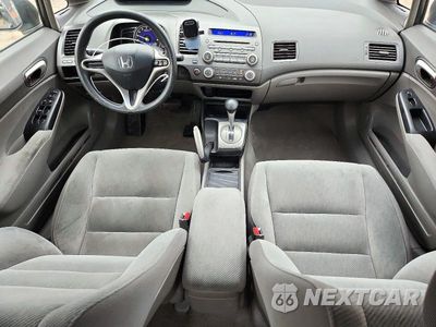 Zdjęcie 8 z 12 samochodu: 2009 HONDA CIVIC LX VIN:2HGFA16509H319957 - miniatura