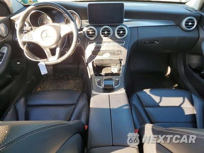 Zdjęcie 8 z 12 samochodu: 2016 MERCEDES-BENZ C 300 4MATIC VIN:55SWF4KB7GU174754 - miniatura