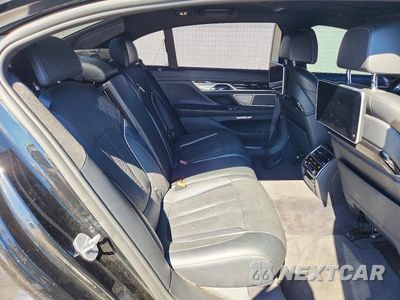 Zdjęcie 10 z 12 samochodu: 2016 BMW 750 XI VIN:WBA7F2C54GG417006 - miniatura
