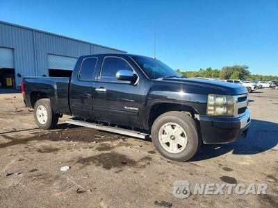 Czwarte zdjęcie samochodu z boku: 2010 CHEVROLET SILVERADO K1500 LT VIN:1GCSKSE35AZ278505 - miniatura