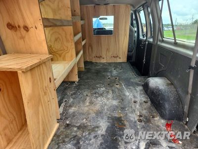 Zdjęcie 10 z 13 samochodu: 2010 FORD E350 ECONO VIN:1FBNE3BL5ADA30819 - miniatura