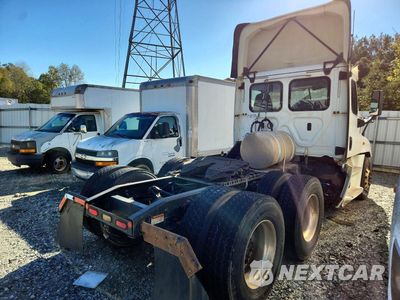 Trzecie zdjęcie samochodu z tyłu: 2018 FREIGHTLINER CASCADIA 125 SEMI TRUCK VIN:1FUJGEDR2JLJW9306 - miniatura