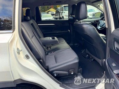 Zdjęcie 7 z 12 samochodu: 2018 TOYOTA HIGHLANDER LE PLUS VIN:5TDBZRFH0JS817709 - miniatura