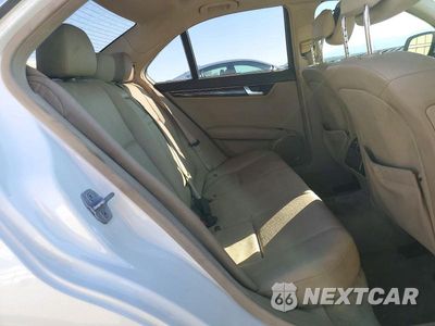 Zdjęcie 10 z 12 samochodu: 2009 MERCEDES-BENZ C 350 VIN:WDDGF56X69R044579 - miniatura