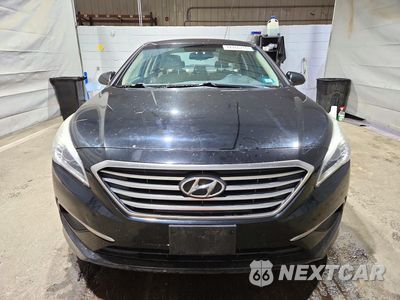 Piąte zdjęcie samochodu w środku: 2017 HYUNDAI SONATA SE VIN:5NPE24AF7HH595406 - miniatura