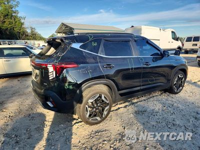 Trzecie zdjęcie samochodu z tyłu: 2024 KIA SELTOS SX VIN:KNDETCA71R7576114 - miniatura