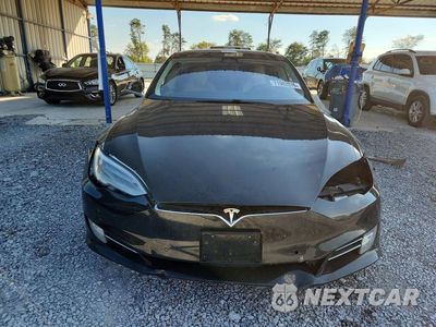 Piąte zdjęcie samochodu w środku: 2016 TESLA MODEL S VIN:5YJSA1E2XGF168861 - miniatura
