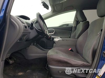 Zdjęcie 7 z 12 samochodu: 2013 TOYOTA PRIUS V TWO VIN:JTDZN3EU7D3231133 - miniatura