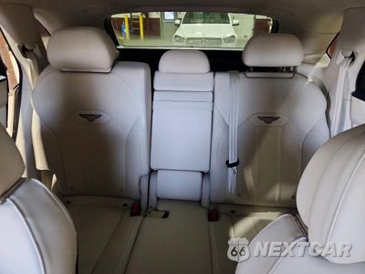 Zdjęcie 10 z 13 samochodu: 2024 BENTLEY BENTAYGA VIN:SJAA72ZV9RC027737 - miniatura