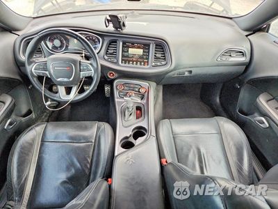 Zdjęcie 8 z 12 samochodu: 2016 DODGE CHALLENGER SXT VIN:2C3CDZAG7GH312151 - miniatura